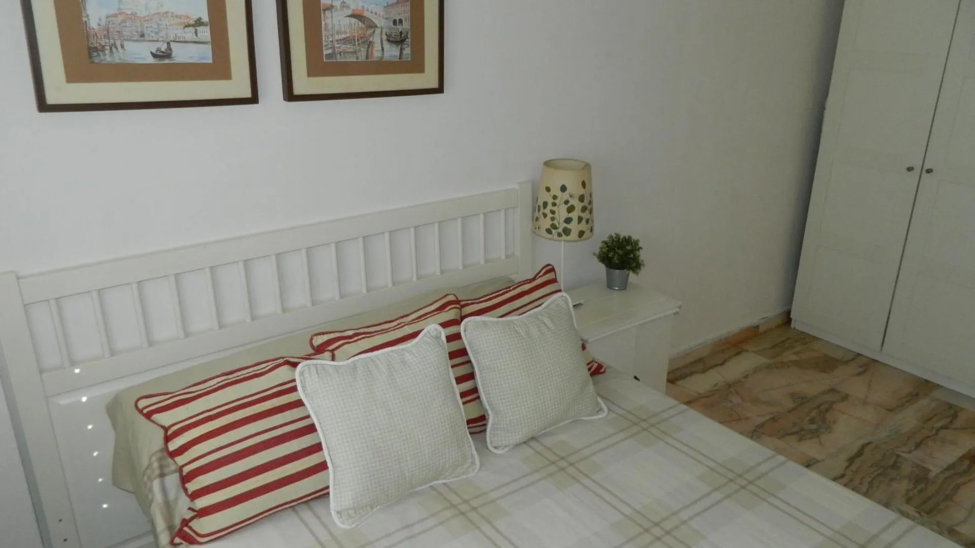 Oasis Sevilla Congresos Apartment Seville
